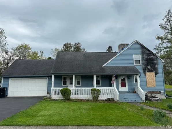 100 Sherbourne Rd, Syracuse, NY 13224