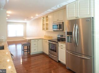 10438 Red Granite Ter, Oakton, VA 22124