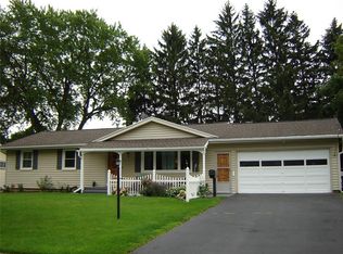 5 Mary Dr, Rochester, NY 14617