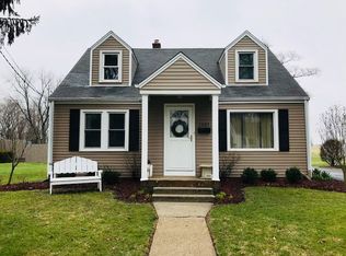 1349 East St, Crete, IL 60417