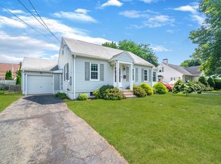55 Gillette Cir, Springfield, MA 01118