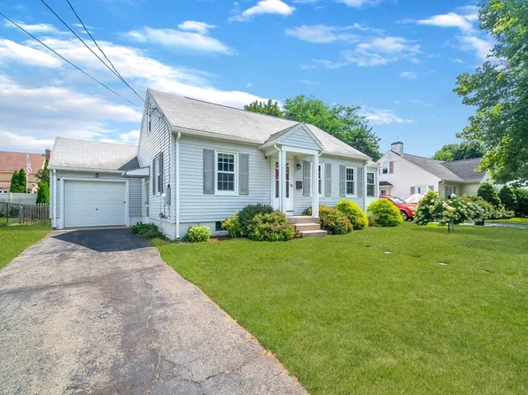55 Gillette Cir, Springfield, MA 01118