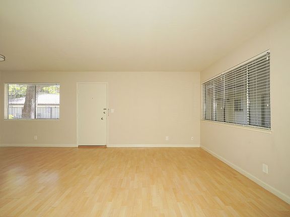 4th image of 2700 Del Medio Ct #105