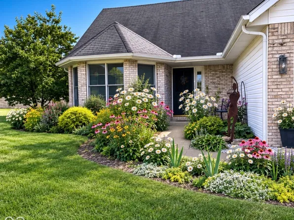 2468 Dutch Ln, Terre Haute, IN 47802