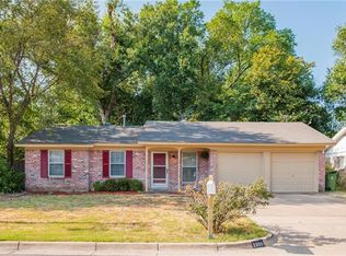 2900 Lisa Ln, Arlington, TX 76013