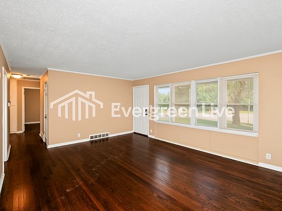3rd image of 8104 E 90th Ter