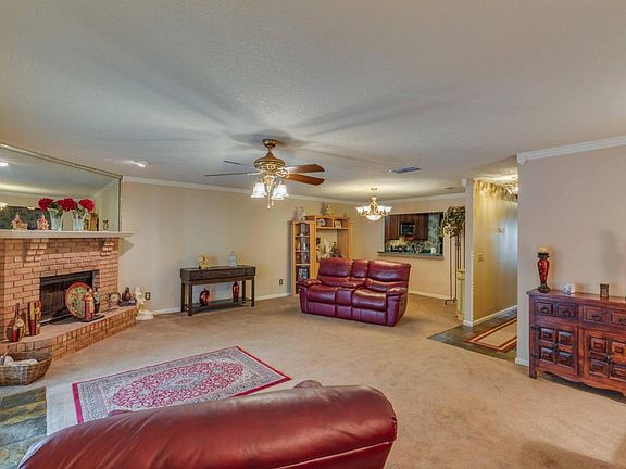 5th image of 3901 Meadowview Dr N