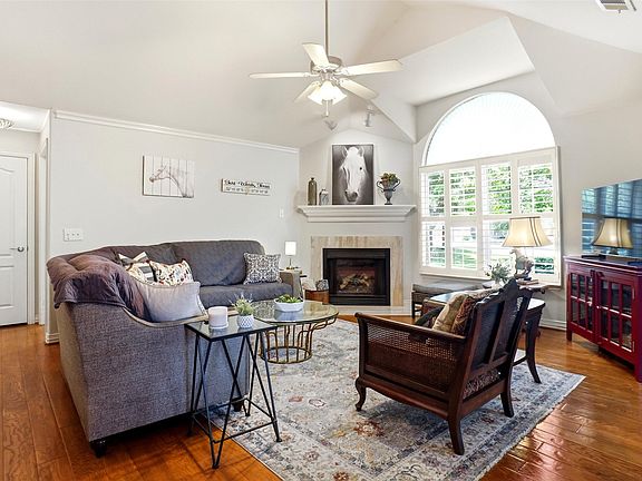 3rd image of 3233 Rosehaven Dr Unit 1610