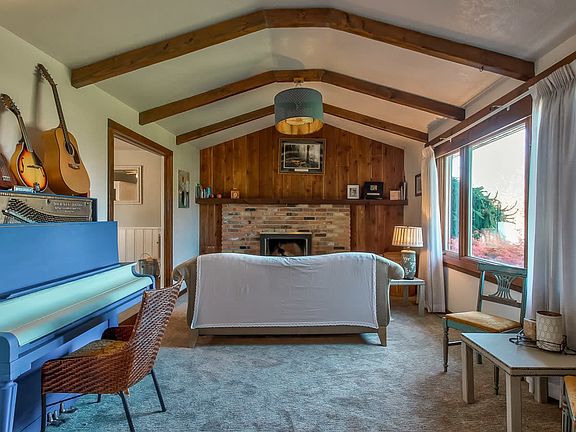 3rd image of 2665 W Horseshoe Cir