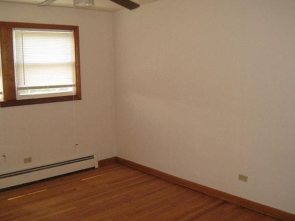 5th image of 3601 S Damen Ave
