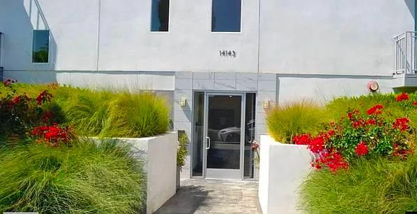 14143 Burbank Blvd #202 — Photo 1