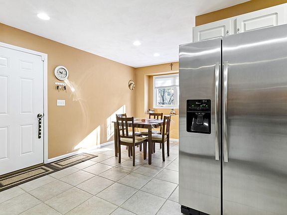 5th image of 5748 Jackies Dr #5748