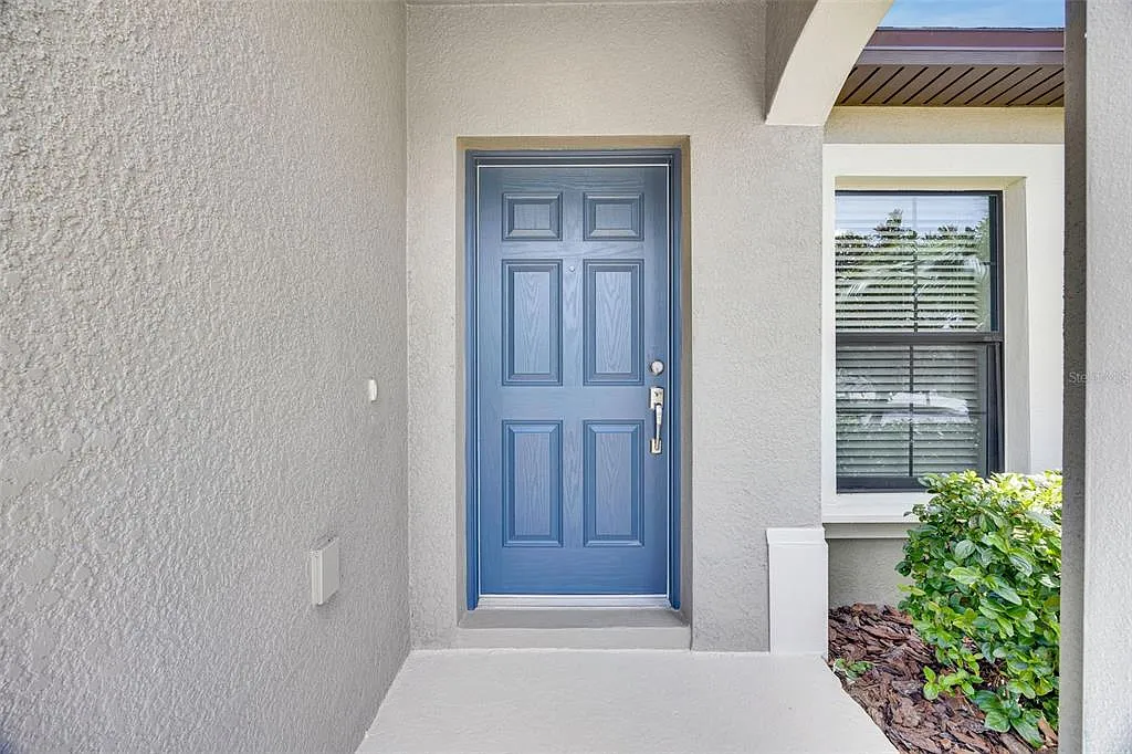 3 bed, 2.0 bath, 1458 sqft, $2,400 — Photo 4