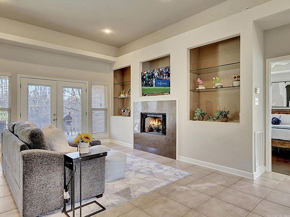 4th image of 127 Saint Andrews Dr