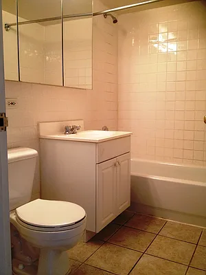 Rented by Prime Realty | media 35