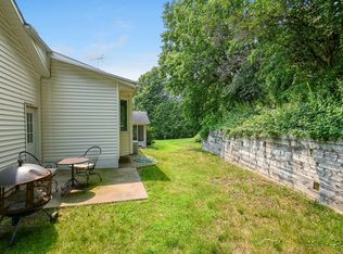 2204 Horizon Pl, Burnsville, MN 55337