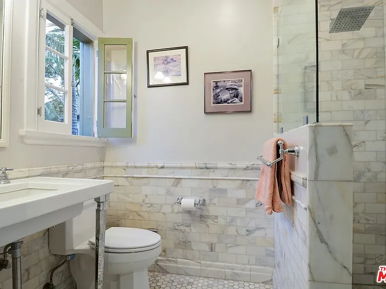 6717 Whitley Ter — Photo 18