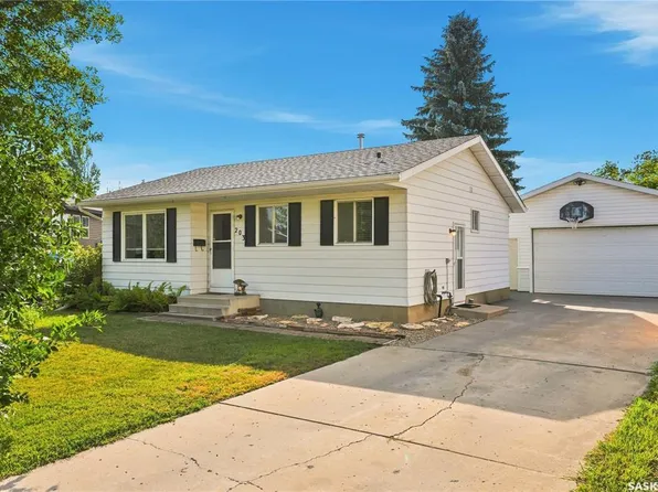 203 Michener CRESCENT, Saskatoon, SK S7L 5T9