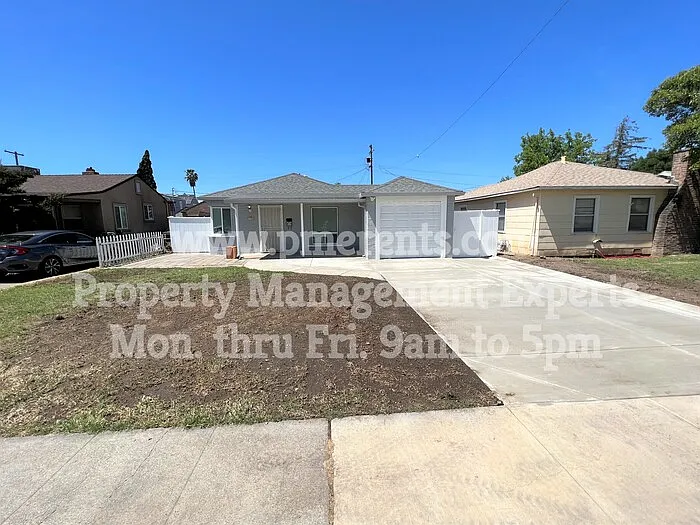 1759 Middlefield Ave — Photo 2