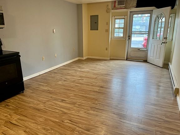 5th image of 372 Washington Ave #10