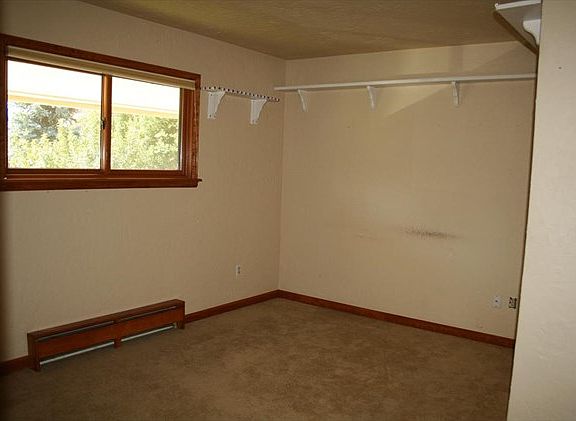 5th image of 52 E Maple St