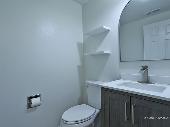 5th image of 54 Linden Ct