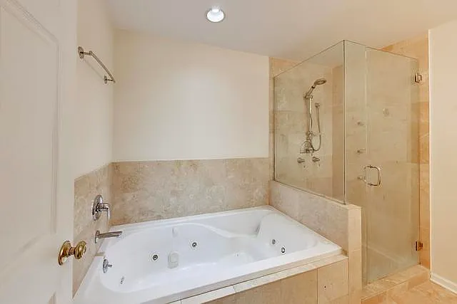 815 N Marshfield Ave #204 — Photo 2