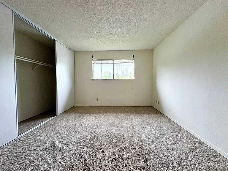 Arden Oaks Apartments — Photo 12