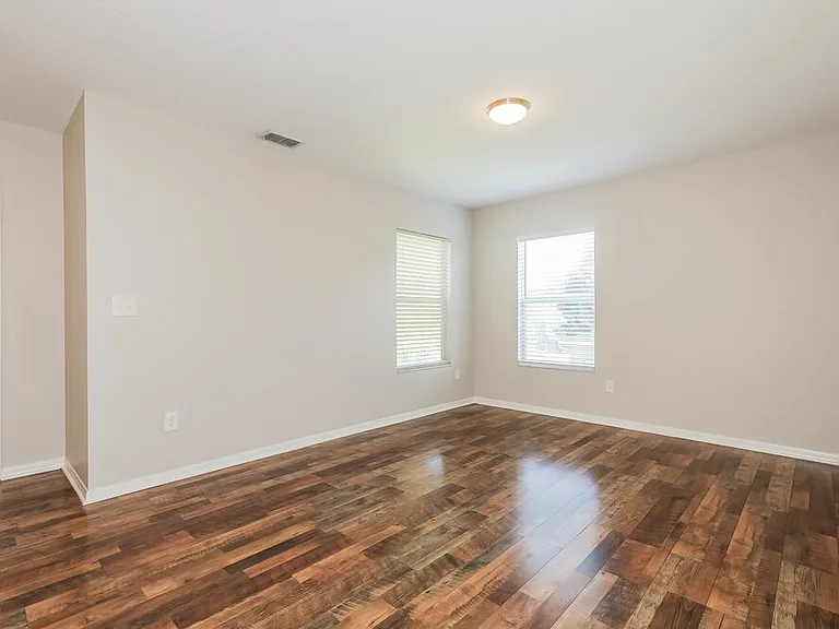 9540 Simeon Dr — Photo 9