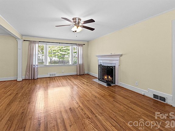 5th image of 1024 Woodland Dr