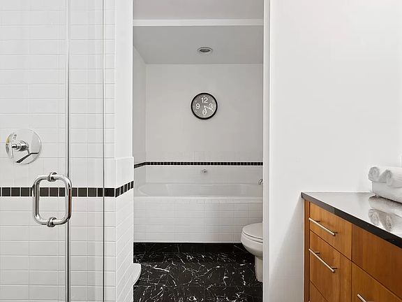 5th image of 11 E 29th St APT 10A