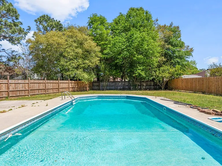 425 Whirlaway Ct — Photo 29