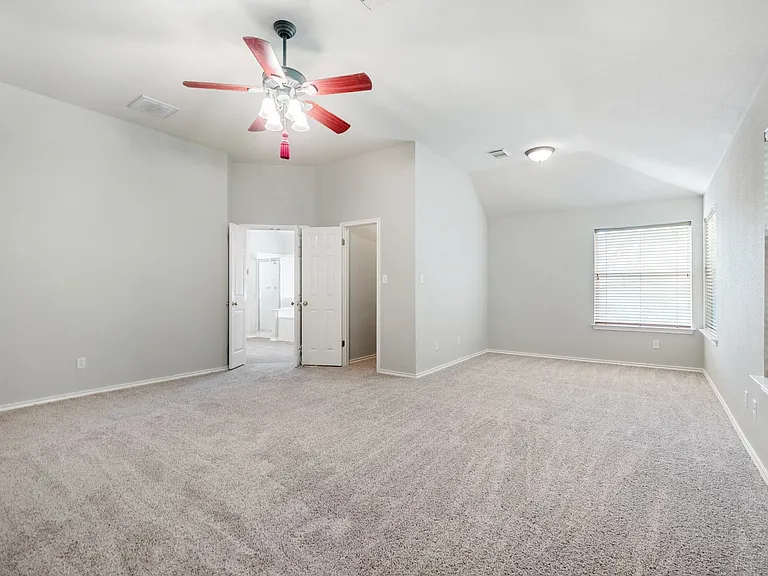 4229 Kingsburg Dr — Photo 20