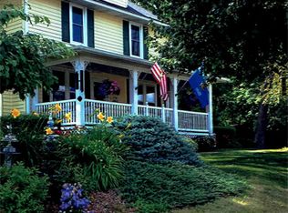 W156N5833 Pilgrim Rd, Menomonee Falls, WI 53051