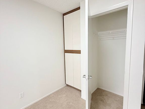 5th image of 400 S Westmoreland Ave APT 314
