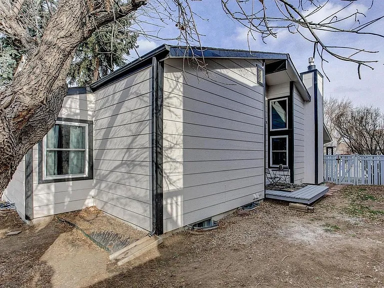 11761 Lincoln St — Photo 29