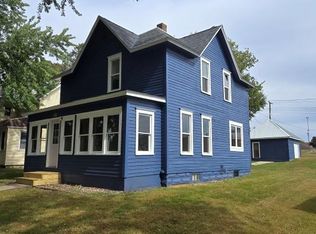 416 Plum St, Lakefield, MN 56150