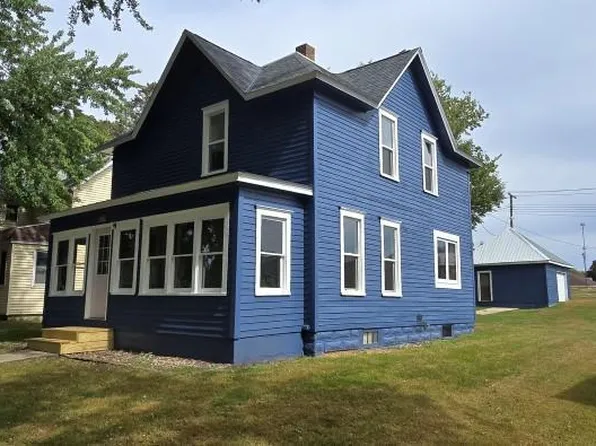 416 Plum St, Lakefield, MN 56150