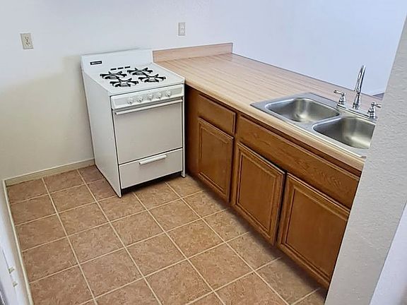 4th image of 1506 W 260th St #8