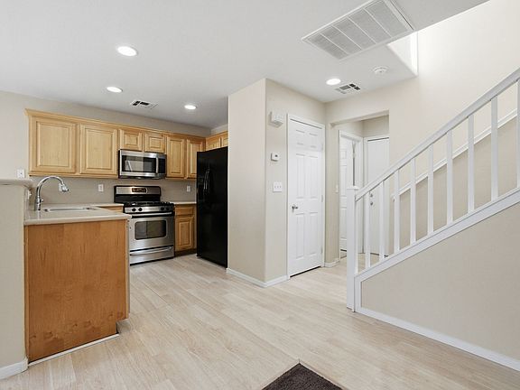 5th image of 8208 Wildwood Glen Dr