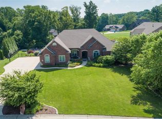 2916 Stonegate Ct, Maryville, IL 62062