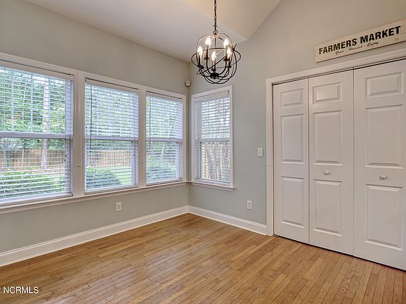 5th image of 7617 Champlain Dr