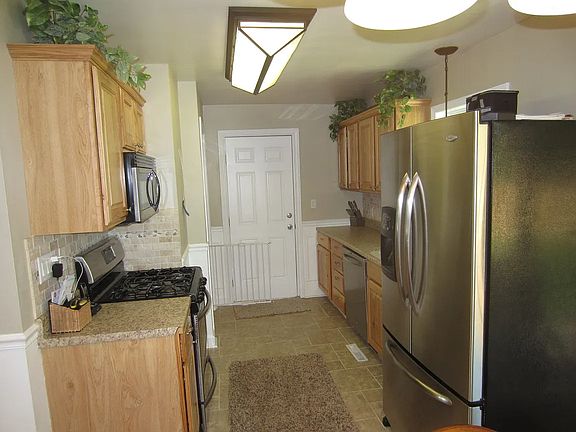 5th image of 1709 Dakota St