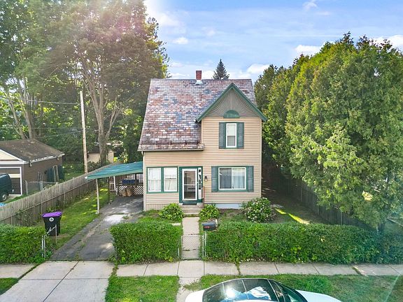 3rd image of 13 Cook St