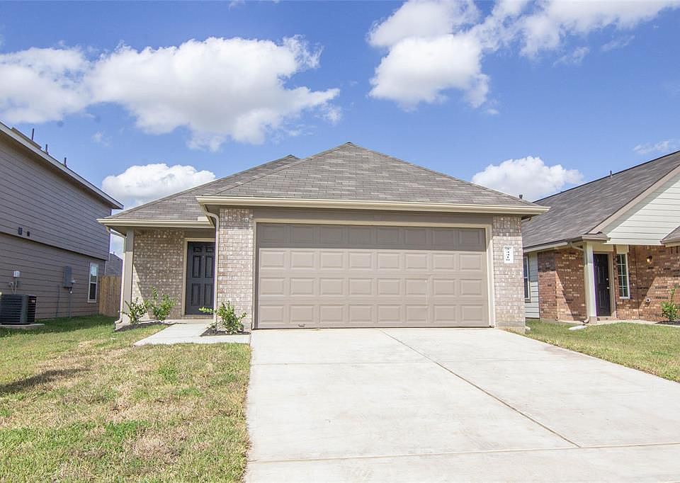 1st image of 24410 Treviso Gardens Dr