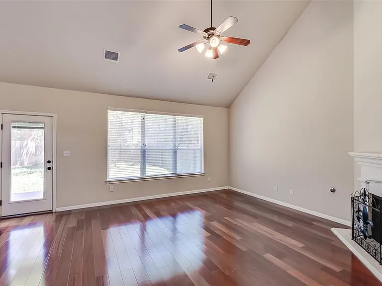 11300 Cherisse Dr — Photo 18