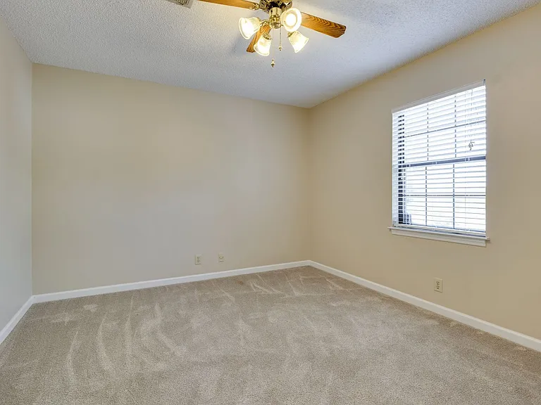 5768 Stone Brook Dr — Photo 23