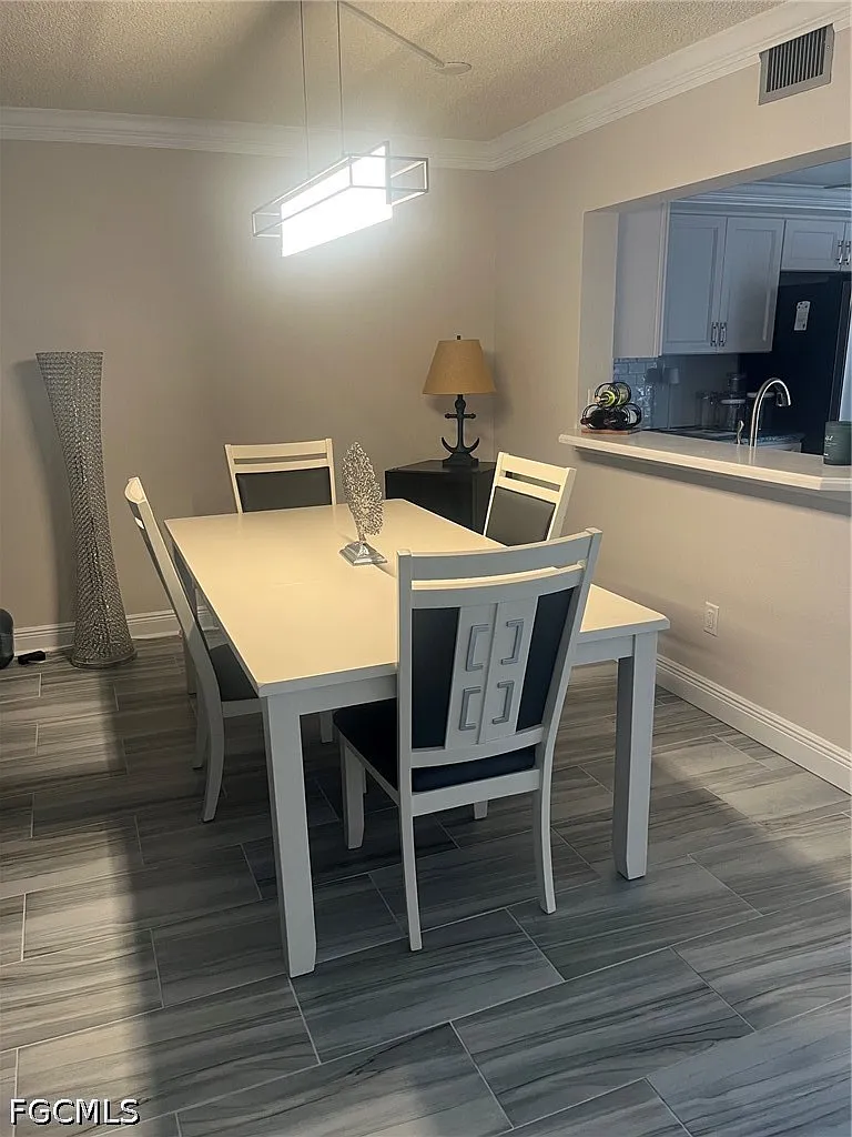 2 bed, 2.0 bath, 1193 sqft, $3,500 — Photo 2