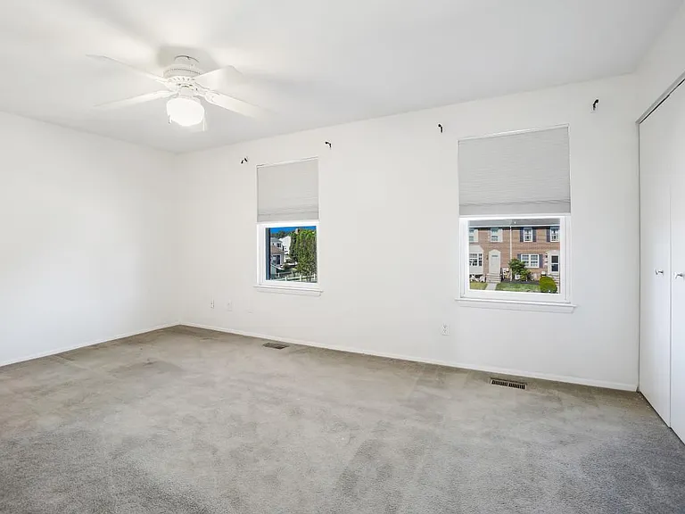 35 Bellfalls Way — Photo 16