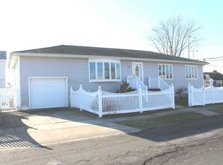 20 Georgia Rd, Amityville, NY 11701